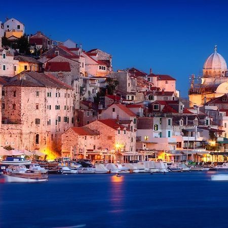 St. Clara Old Town Aparthotel Šibenik Exteriör bild
