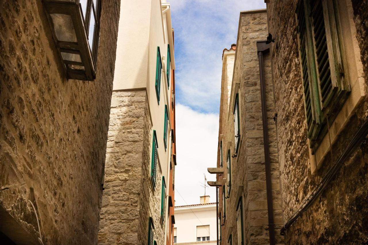 St. Clara Old Town Aparthotel Šibenik Exteriör bild