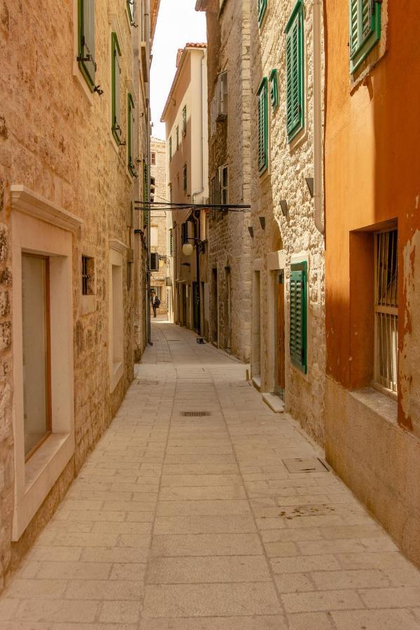 St. Clara Old Town Aparthotel Šibenik Exteriör bild