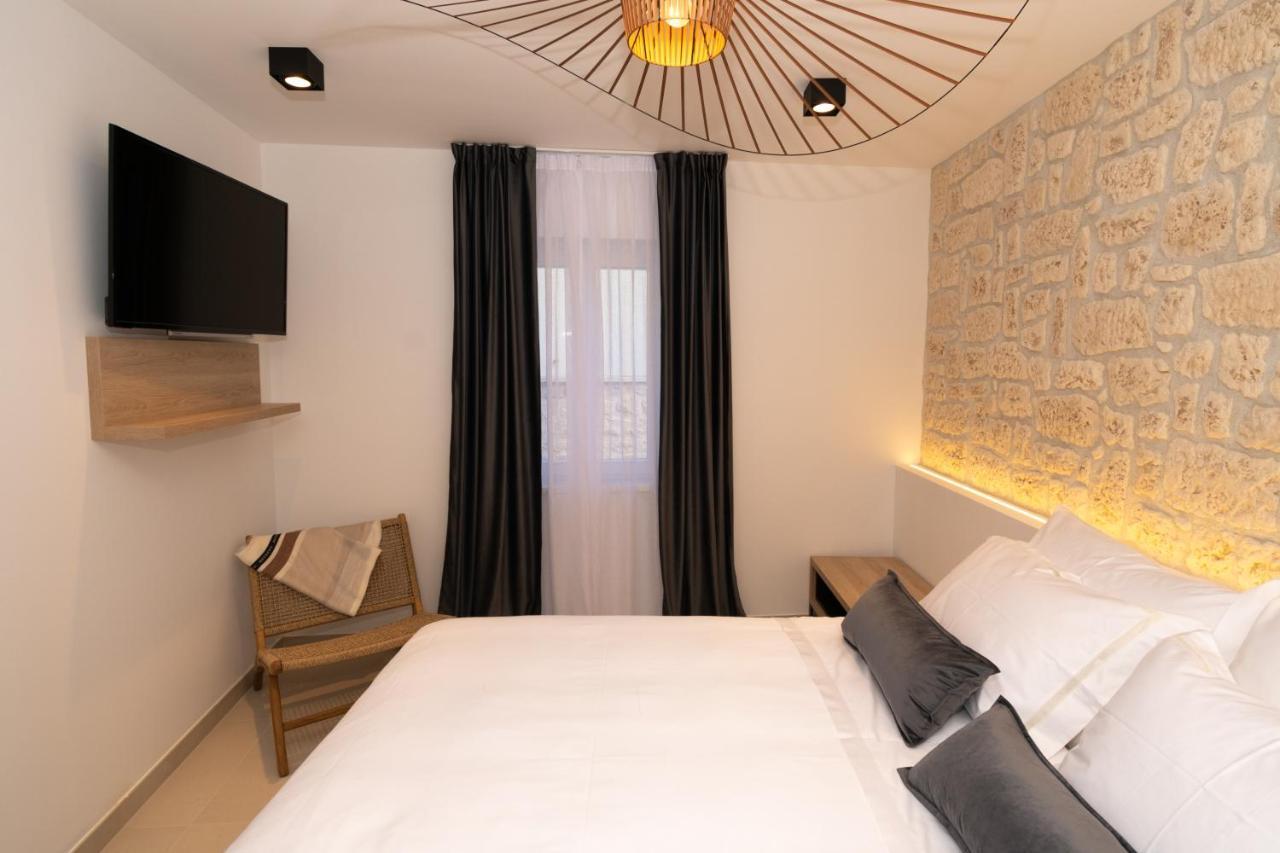 St. Clara Old Town Aparthotel Šibenik Exteriör bild