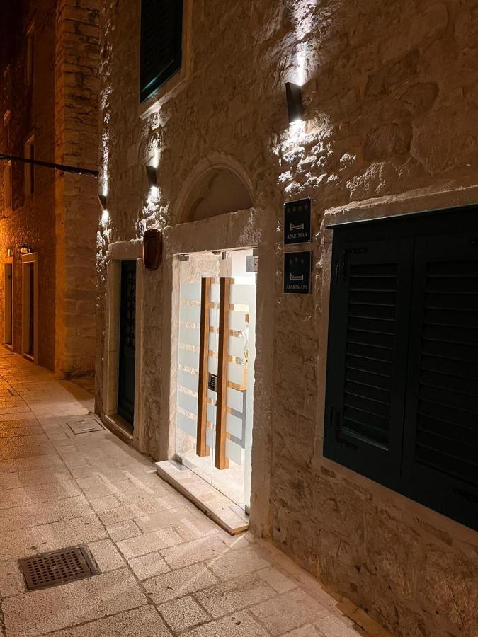 St. Clara Old Town Aparthotel Šibenik Exteriör bild