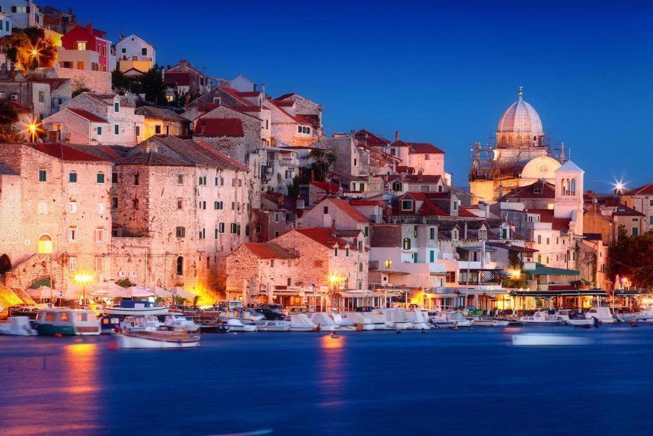 St. Clara Old Town Aparthotel Šibenik Exteriör bild